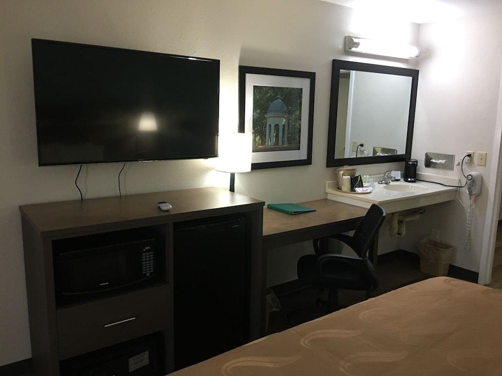 Quality Inn Greenville Near University Εξωτερικό φωτογραφία