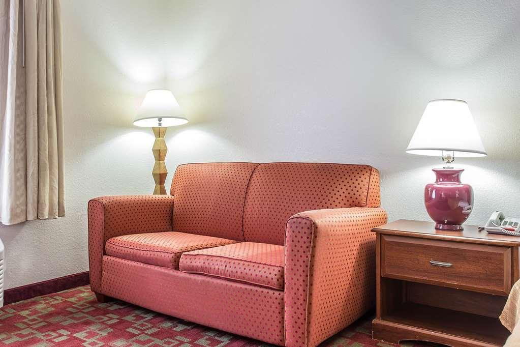 Quality Inn Greenville Near University Δωμάτιο φωτογραφία